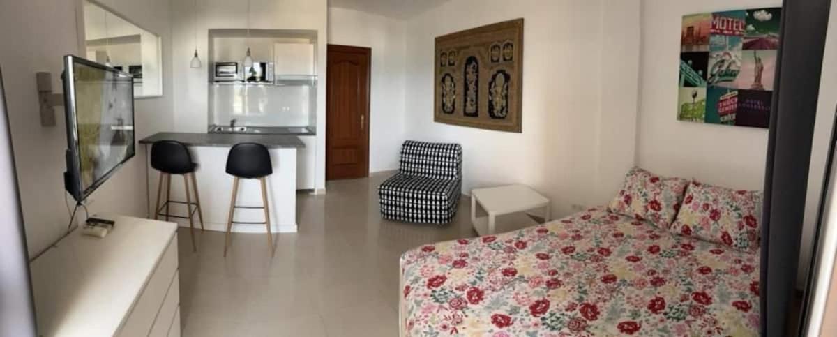 Apartment In Torremolinos Close To Beach Ngoại thất bức ảnh